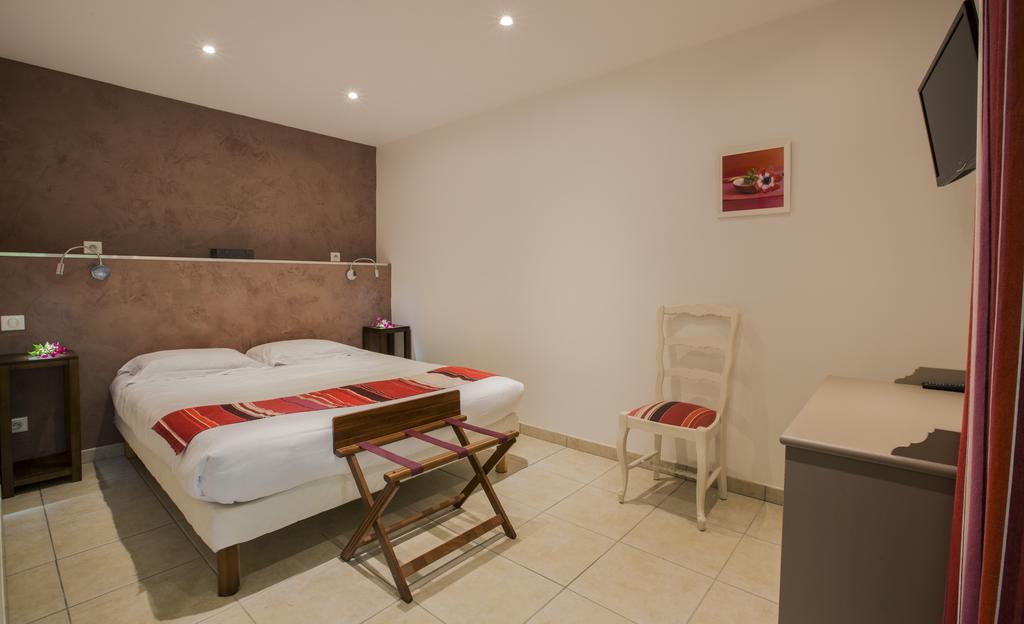Logis Auberge Restaurant Du Vigneron Cucugnan Kültér fotó