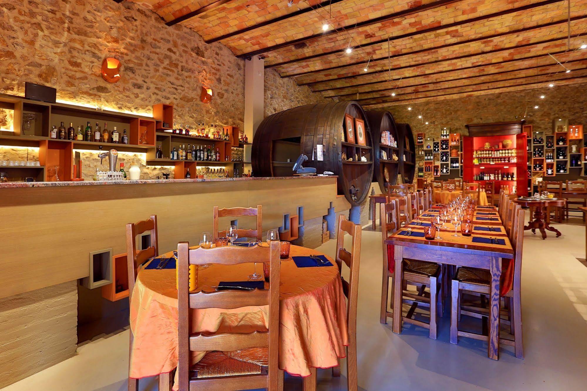Logis Auberge Restaurant Du Vigneron Cucugnan Kültér fotó