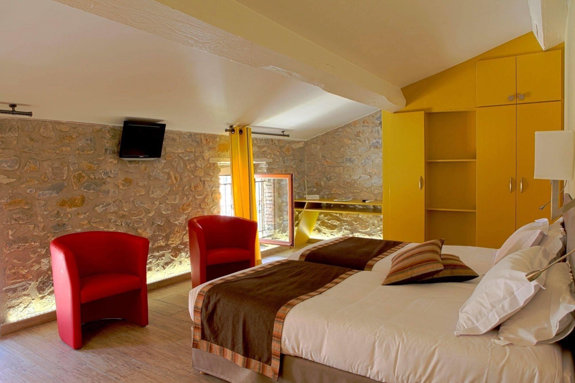 Logis Auberge Restaurant Du Vigneron Cucugnan Kültér fotó