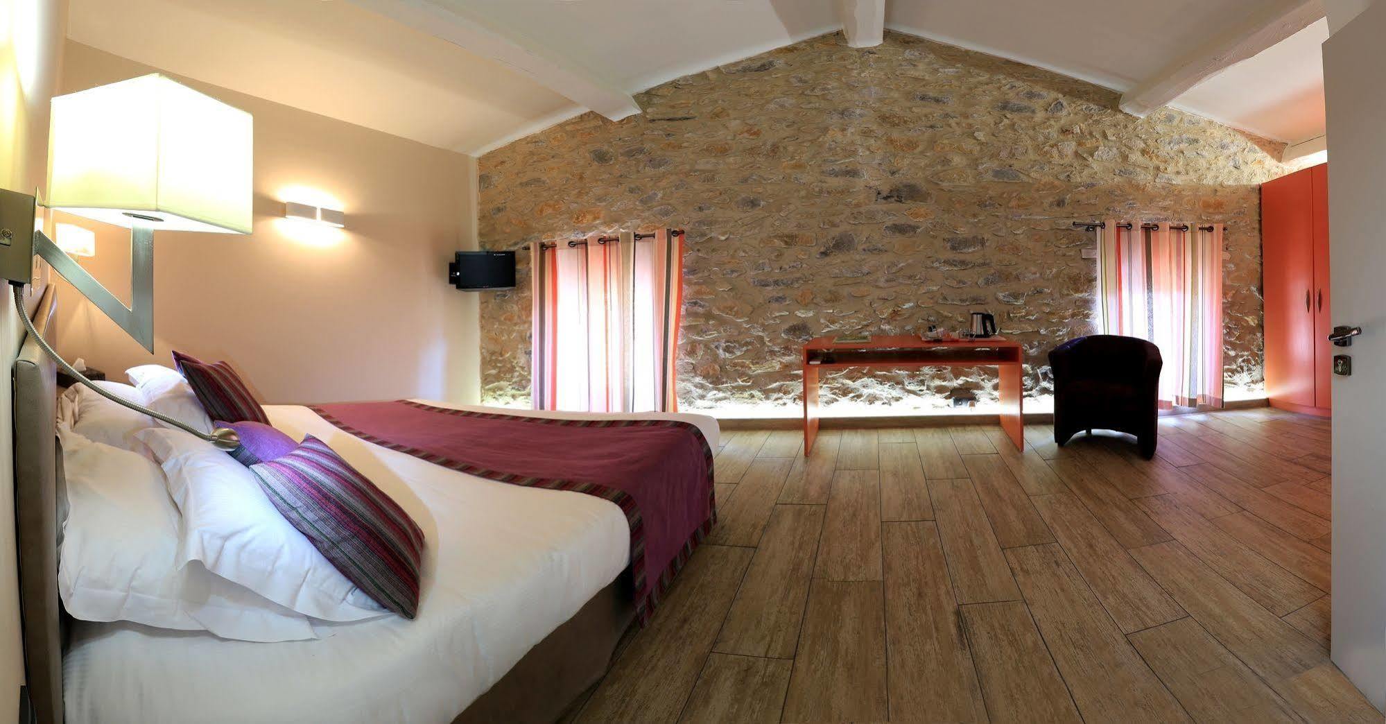 Logis Auberge Restaurant Du Vigneron Cucugnan Kültér fotó